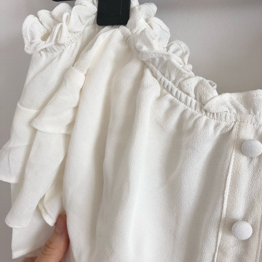 Perfect off the shoulder top - Picture 2 of 3
